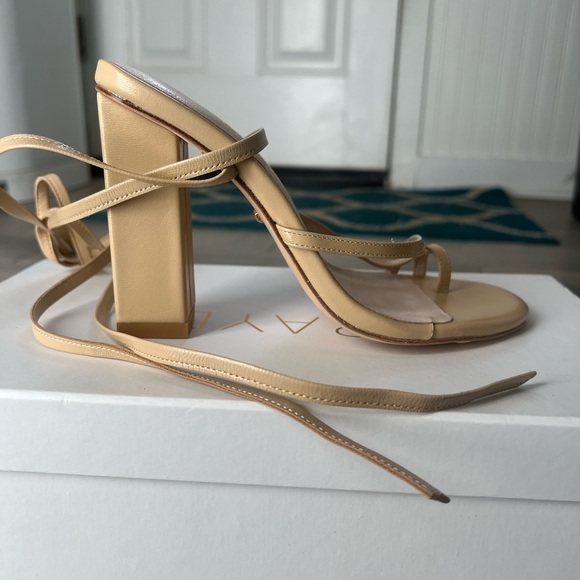 Raye Anthea Heels in Nude size 7 - Picture 3 of 5